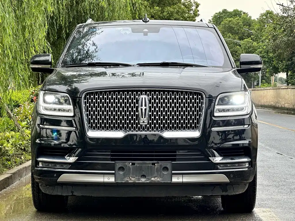 Lincoln Navigator — миниатюра 2