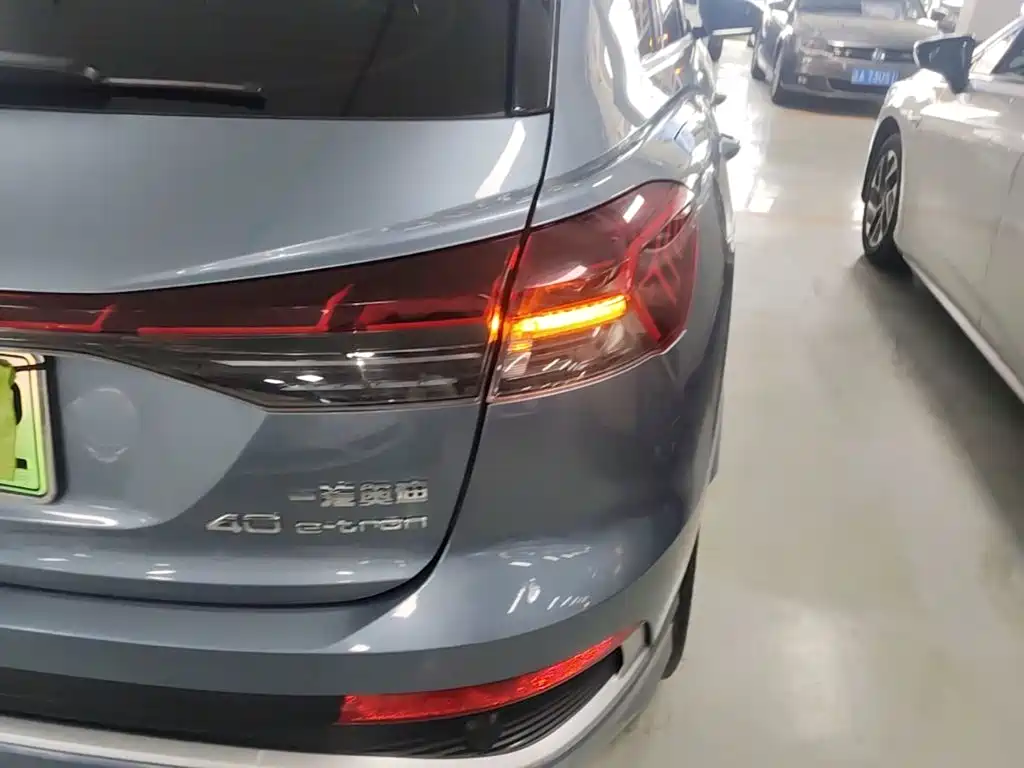 Audi Q4 e-tron — миниатюра 8