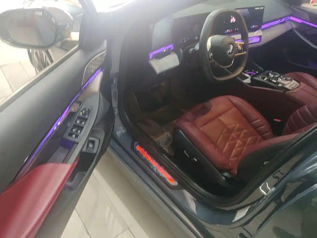 BMW 5 Series — миниатюра 16