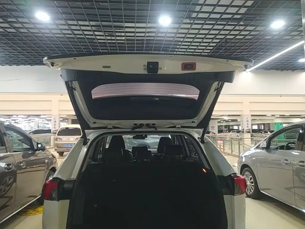 Toyota RAV4 — миниатюра 19
