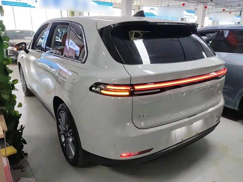 Leapmotor Leapmotor C10 — миниатюра 5