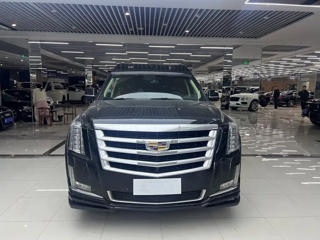 Cadillac Escalade — миниатюра 3