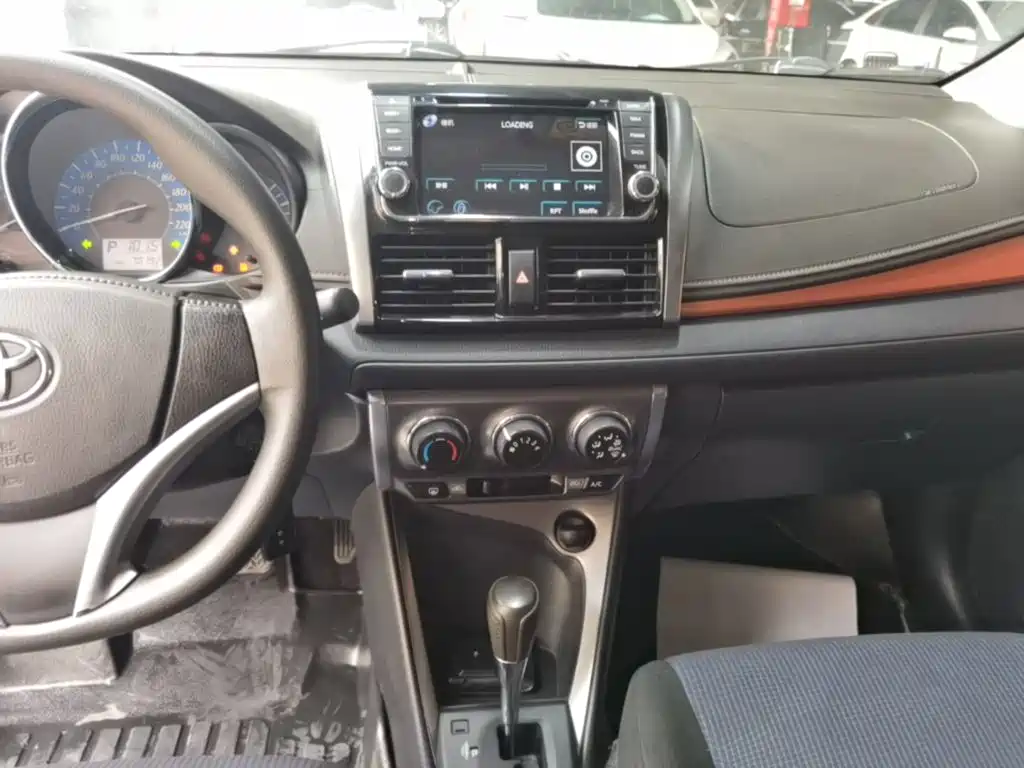 Toyota Yaris L — миниатюра 13