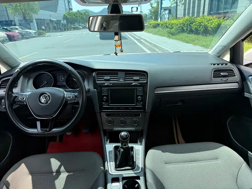 Volkswagen Golf — миниатюра 9