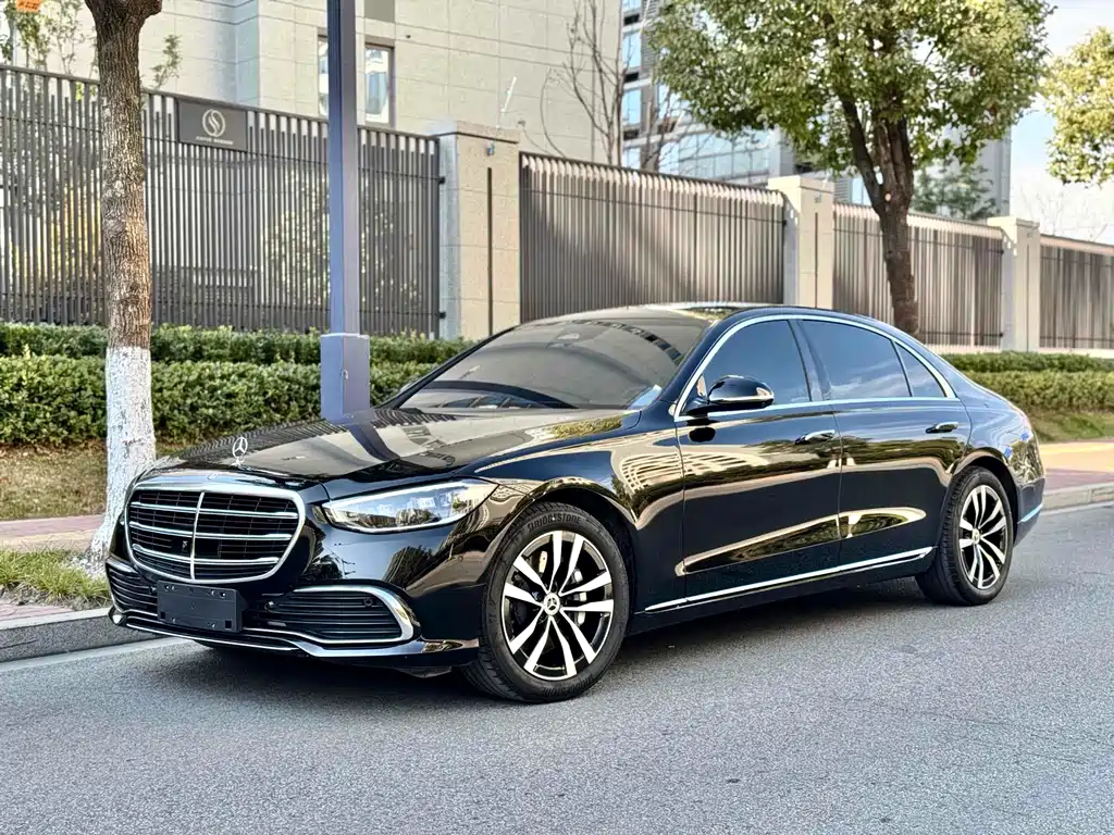 Mercedes-Benz S-Class 2024