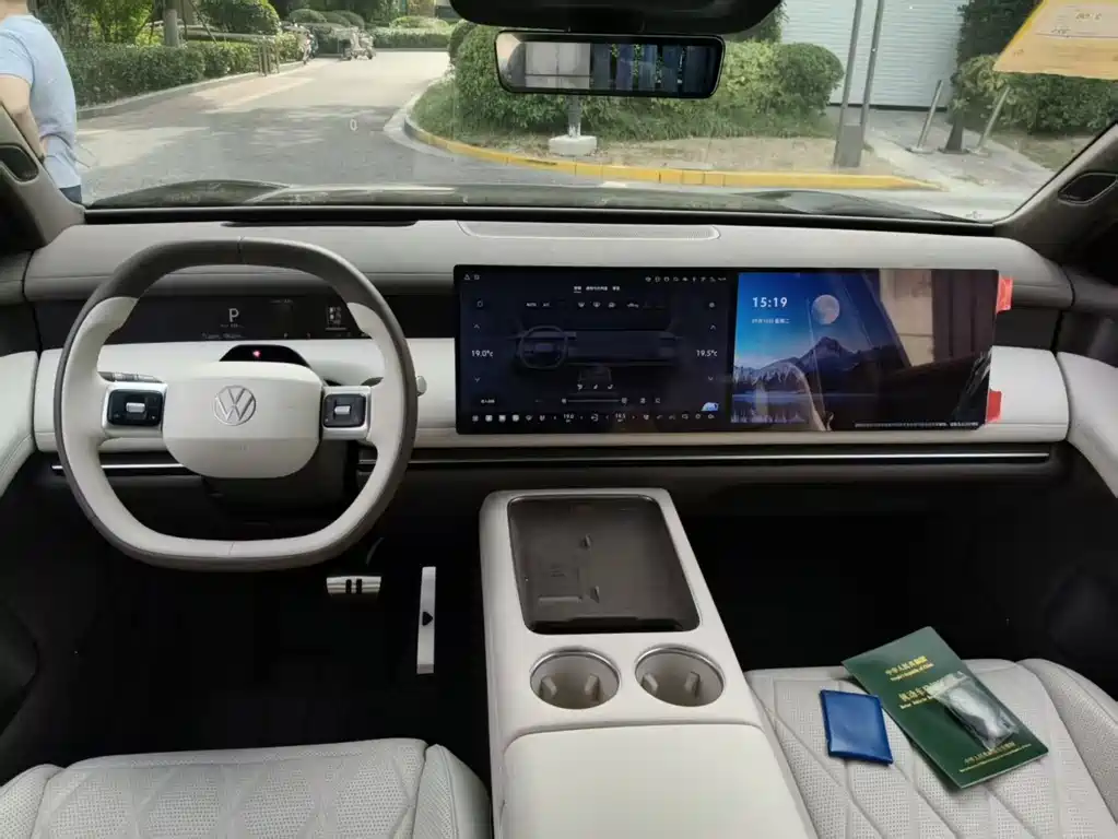 Volkswagen ID.ERA 9X — миниатюра 4