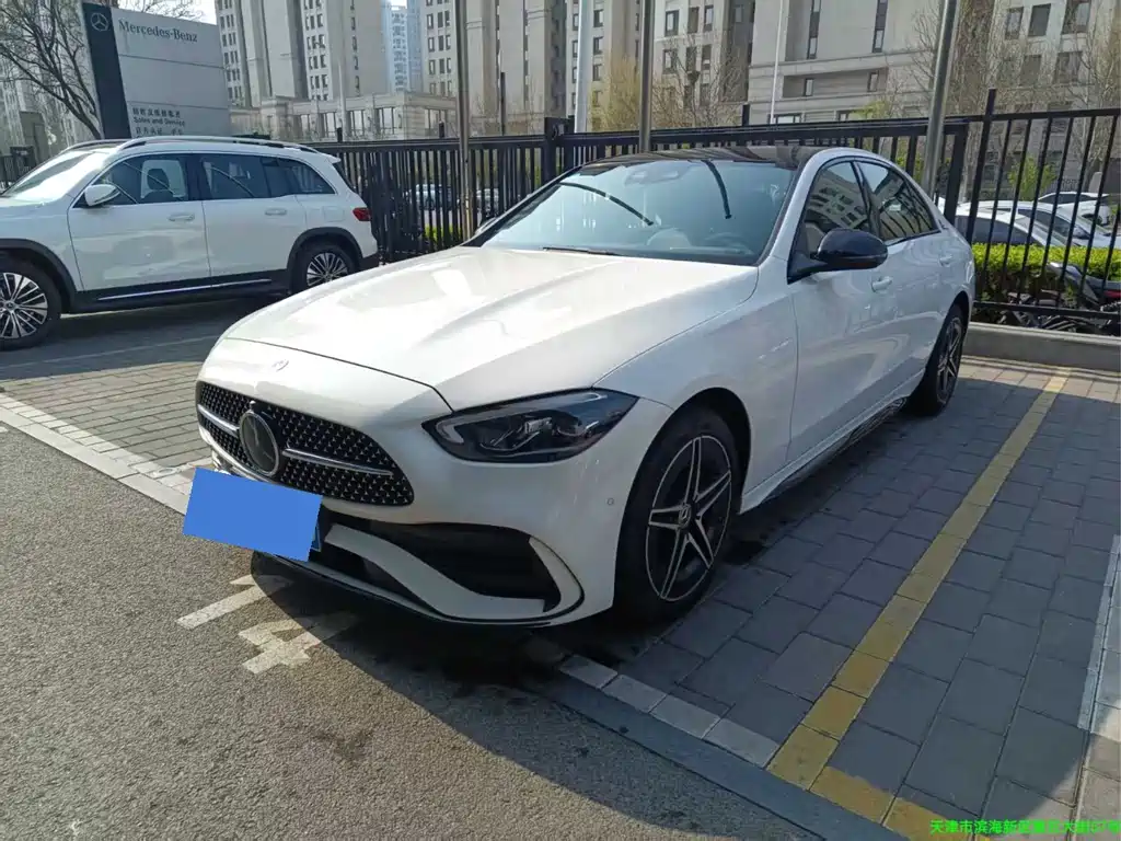 Mercedes-Benz C-Class 2024