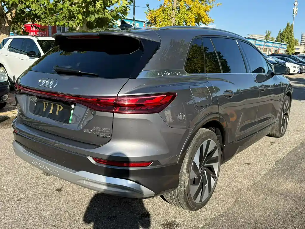 Audi Q5 e-tron — миниатюра 9