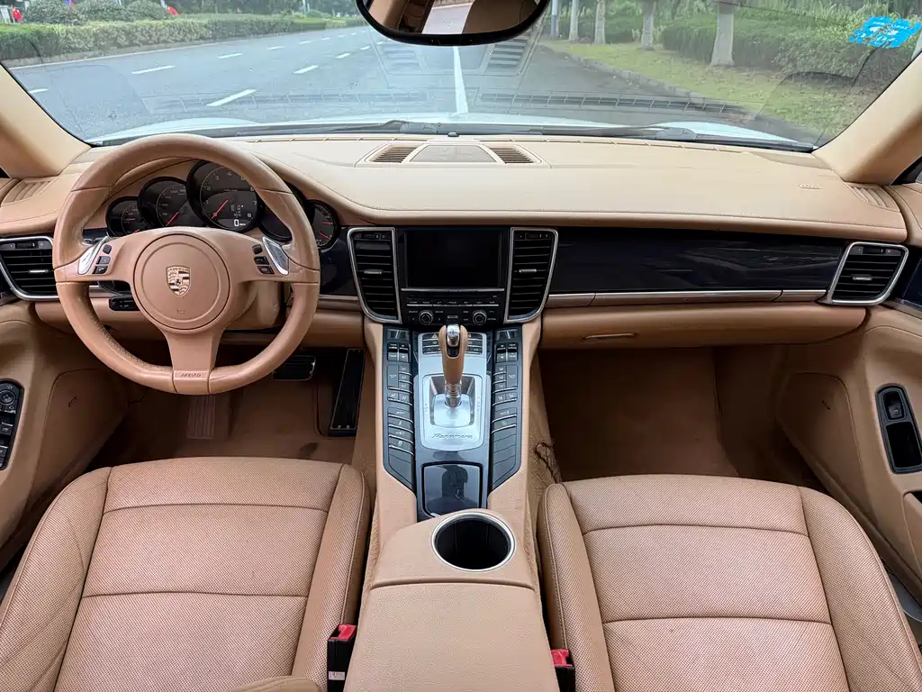 Porsche Panamera — миниатюра 12