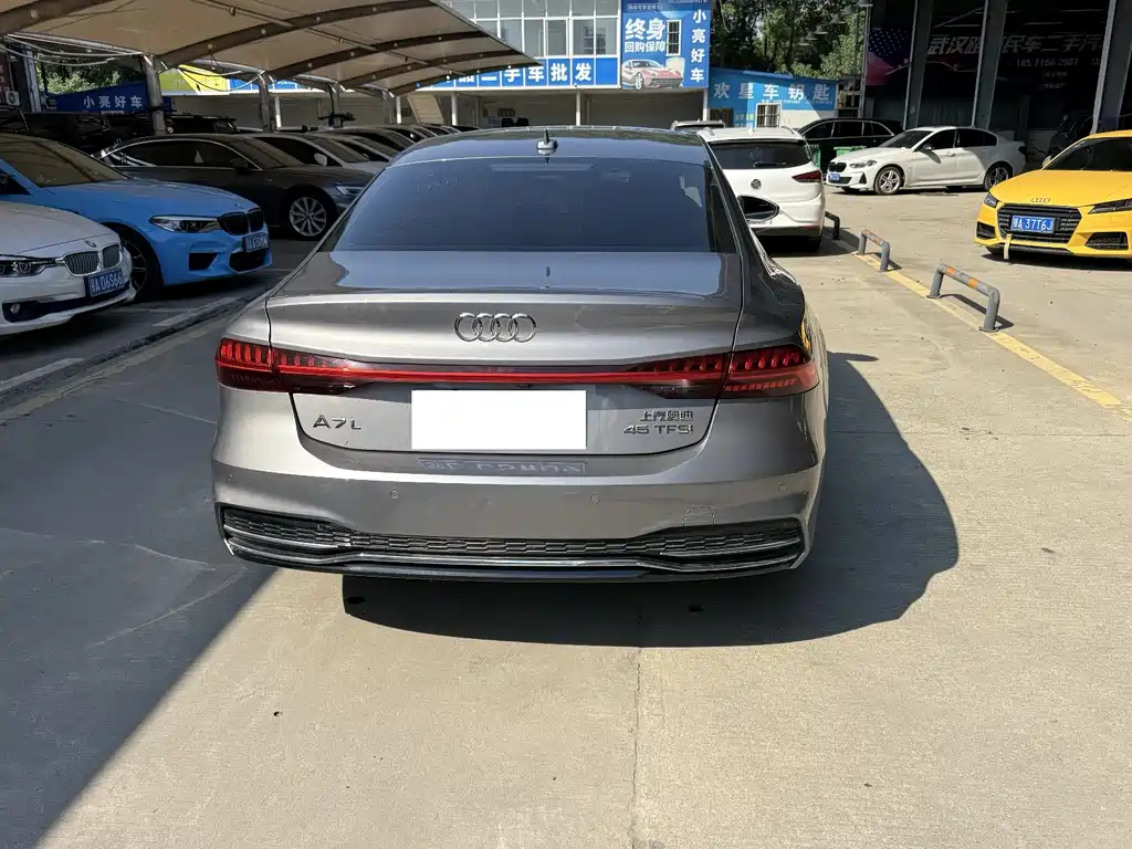 Audi A7L — миниатюра 5
