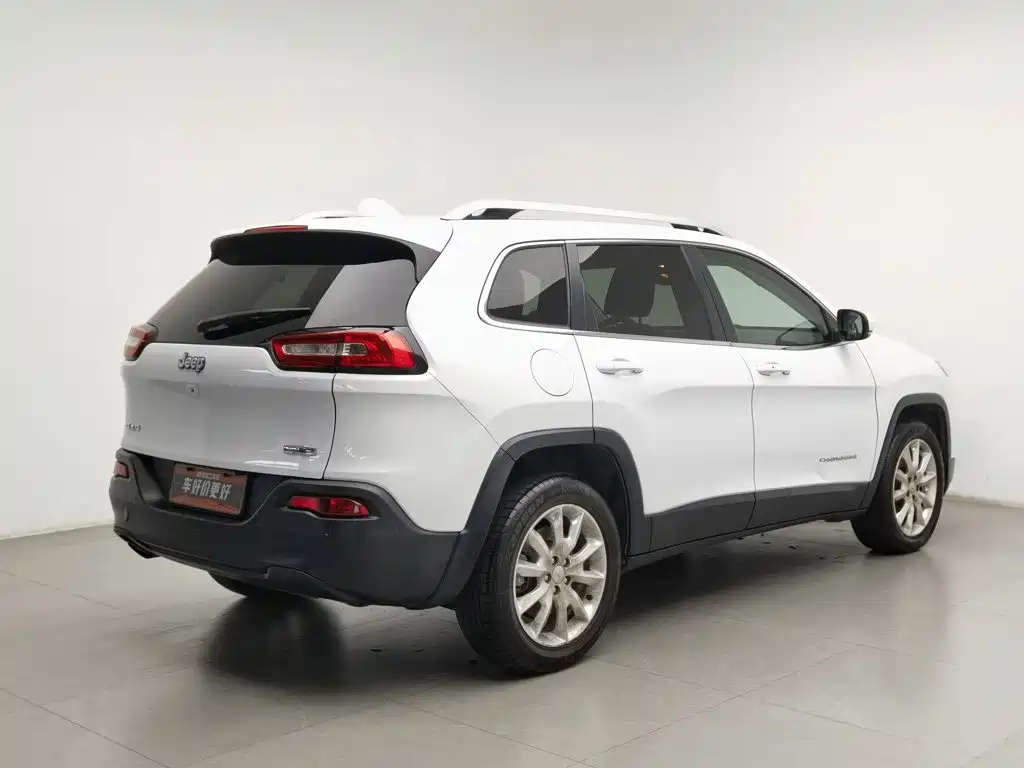 Jeep Cherokee (Import) — миниатюра 2
