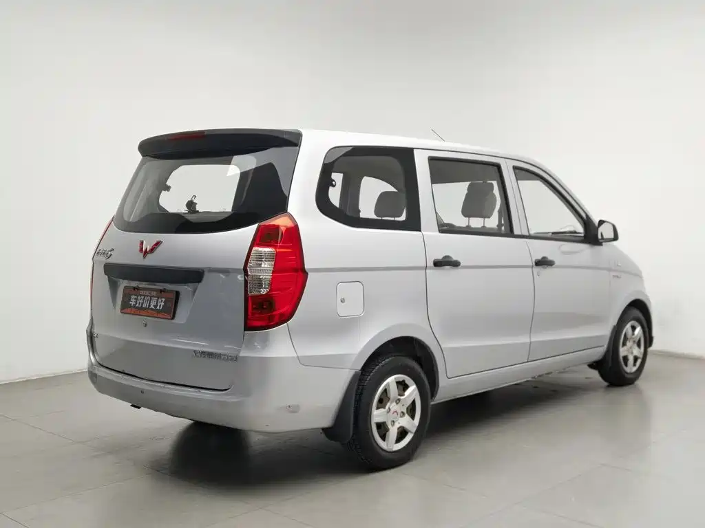 Wuling Hongguang — миниатюра 2