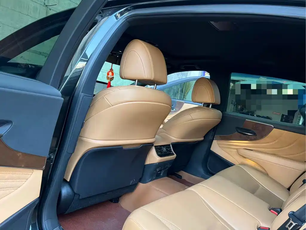 Lexus LS 2023 500h