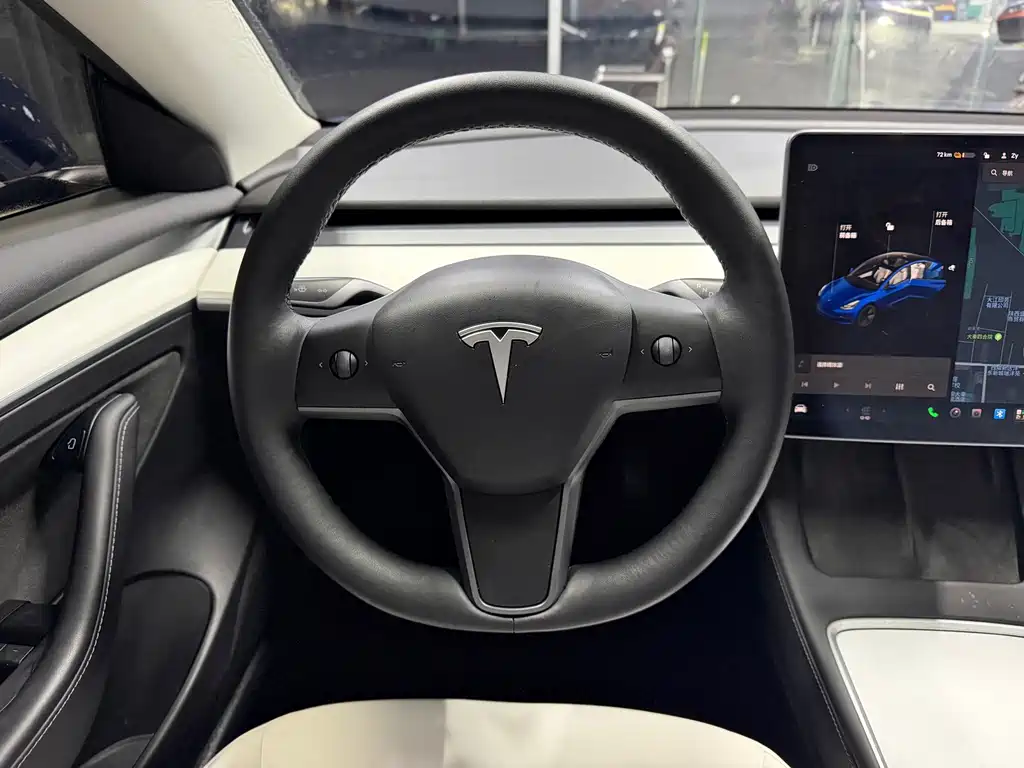 Tesla Model 3 — миниатюра 8