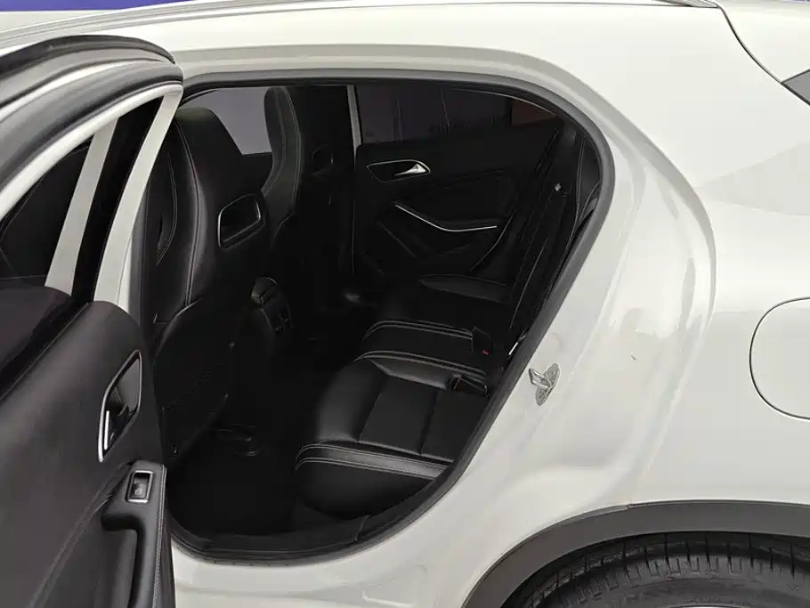 Mercedes-Benz GLA — миниатюра 11