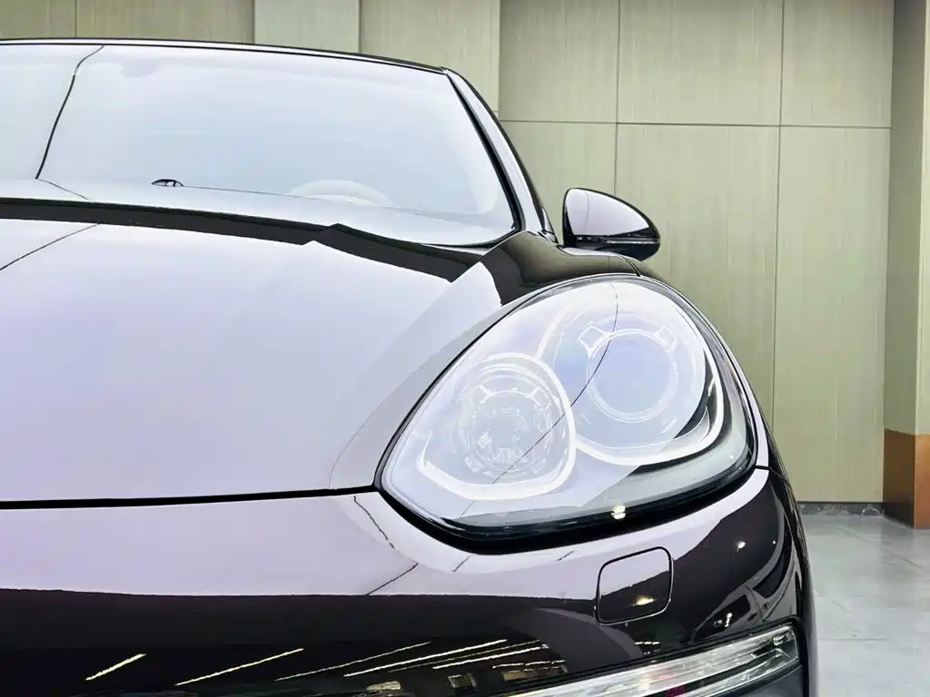 Porsche Cayenne — миниатюра 7