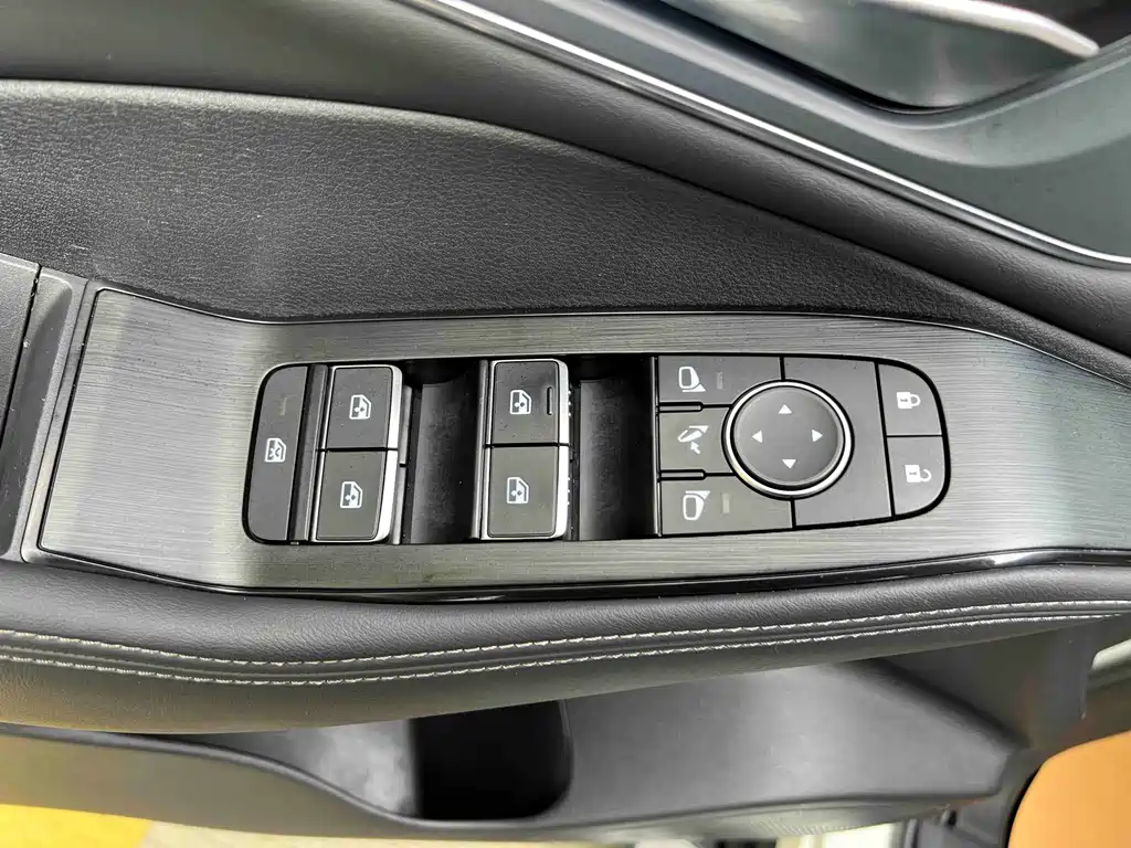 Nissan X-Trail — миниатюра 18