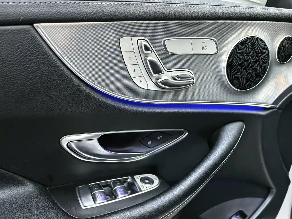 Mercedes-Benz E-Class (Import) — миниатюра 19
