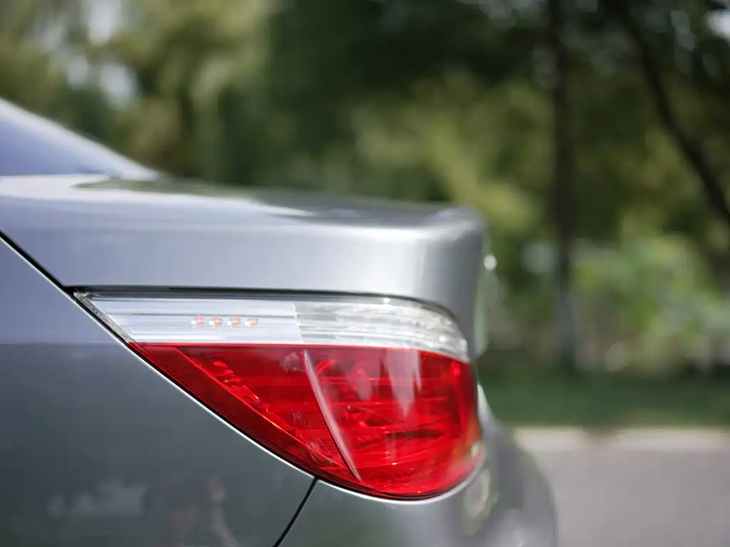 BMW 5 Series — миниатюра 47