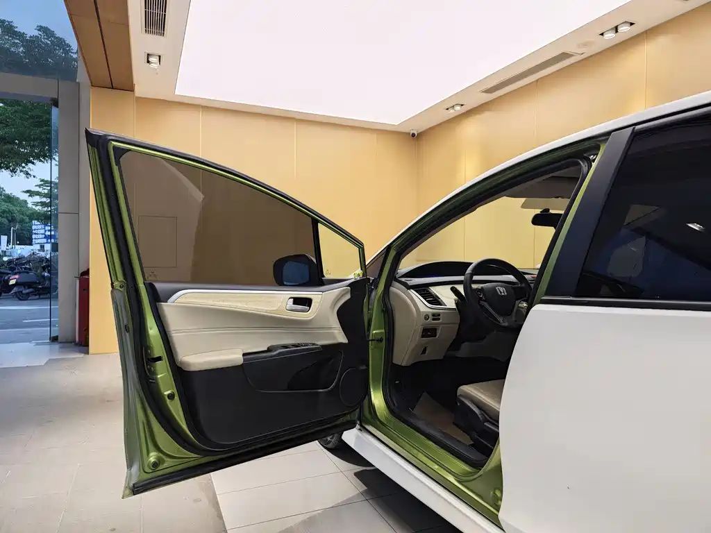 Honda Jade 2013 1.8L AT Comfort 5 мест