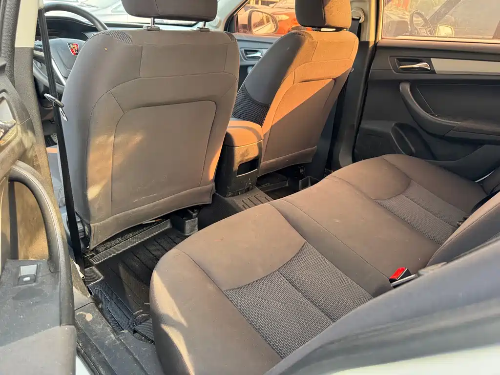 Roewe 360 — миниатюра 8
