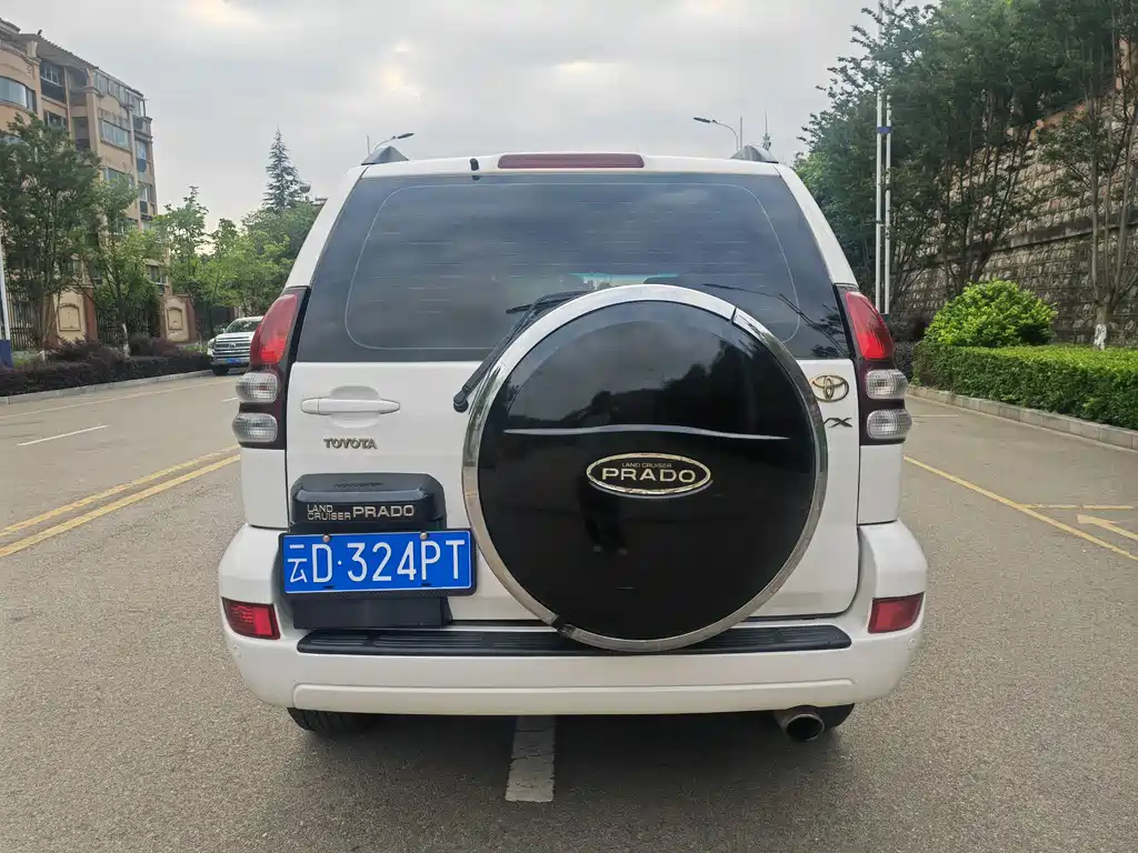 Toyota Land Cruiser Prado 2006 4.0L AT VX