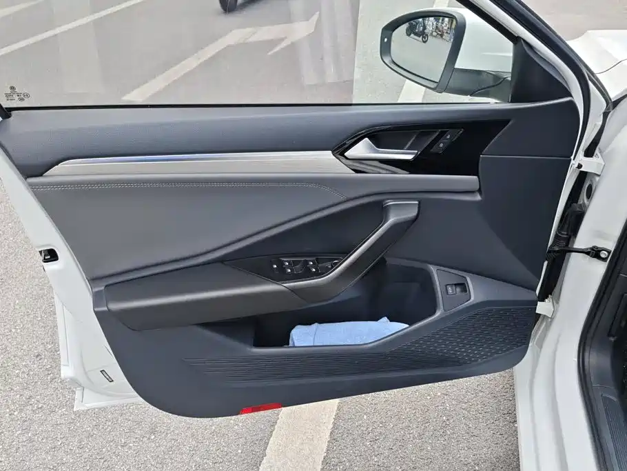 Volkswagen Sagitar — миниатюра 7