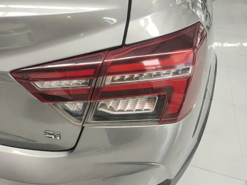 Geely Vision S1 — миниатюра 8
