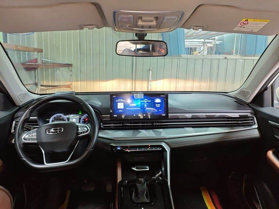 Geely Emgrand X6 1.4 л 2022 г. Белый, пробег 39000 км