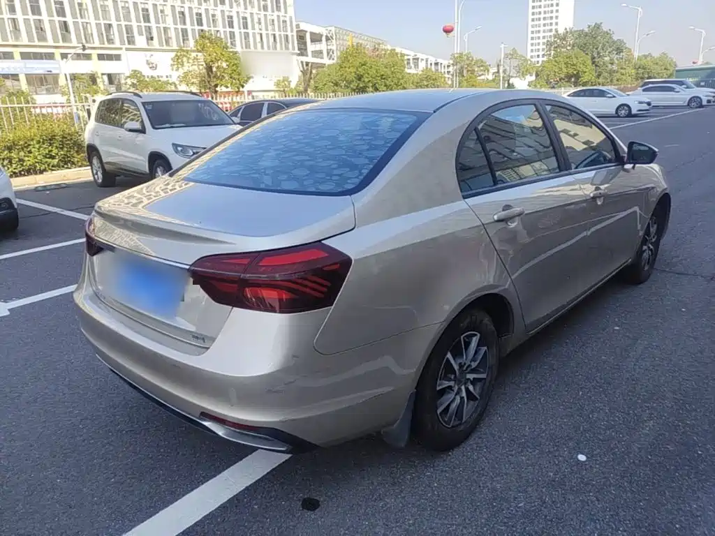 Geely Emgrand — миниатюра 7