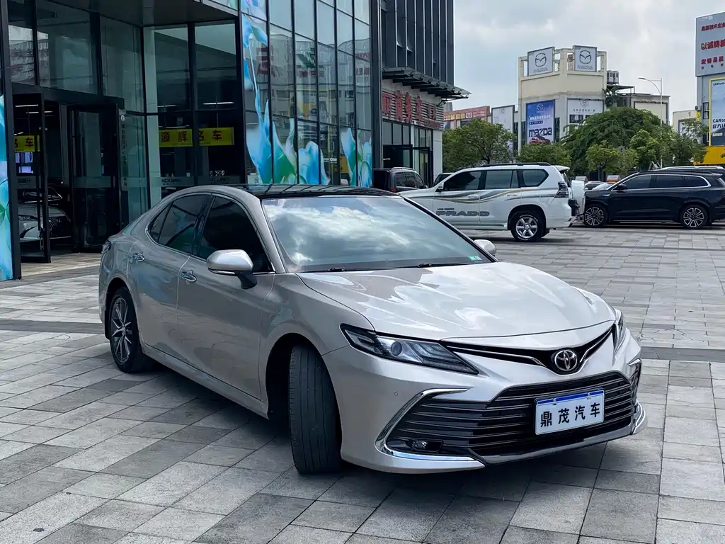 Toyota Camry — миниатюра 6