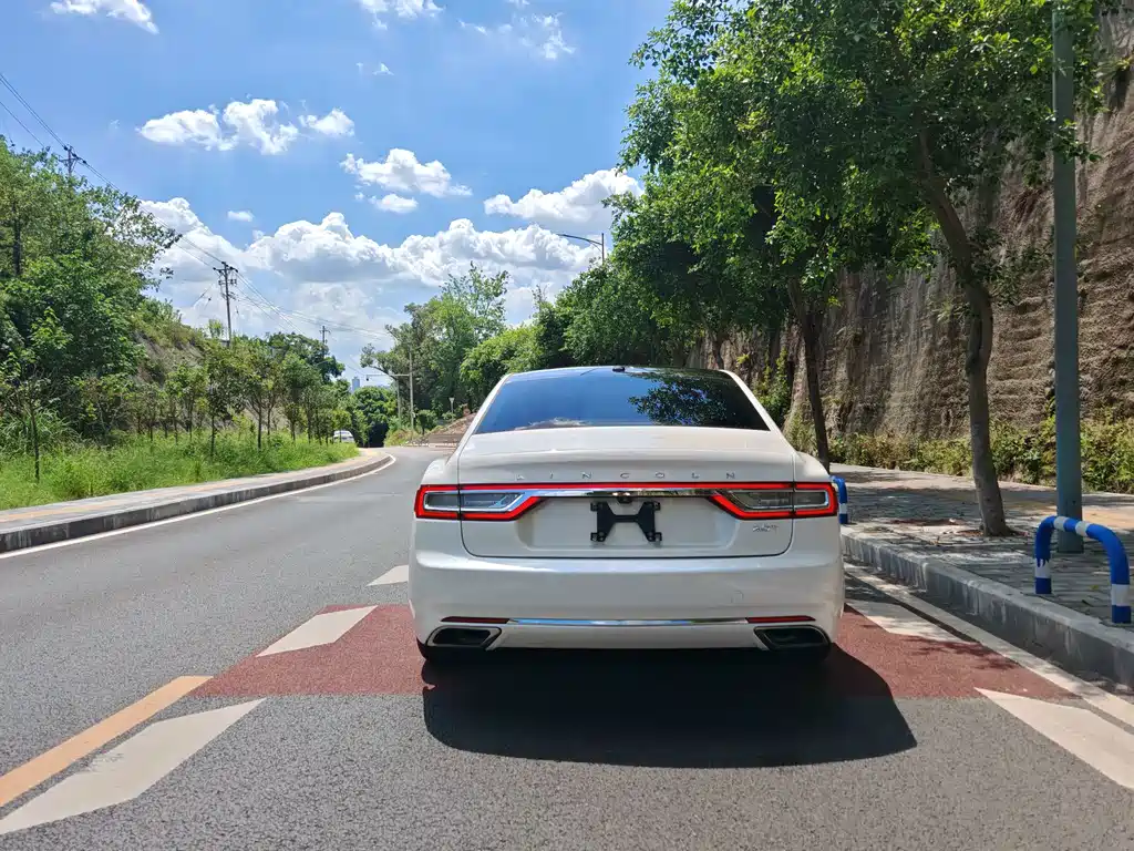 Lincoln Continental 2.0T 2WD Premium Edition, фото 8