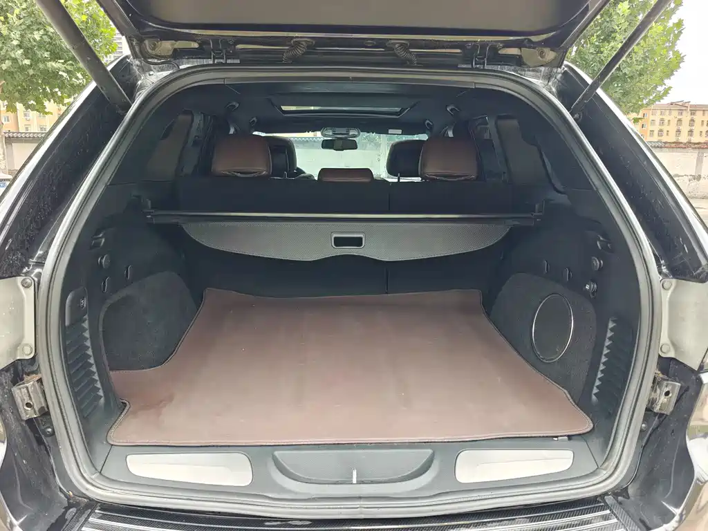 Jeep Grand Cherokee (Import) — миниатюра 17