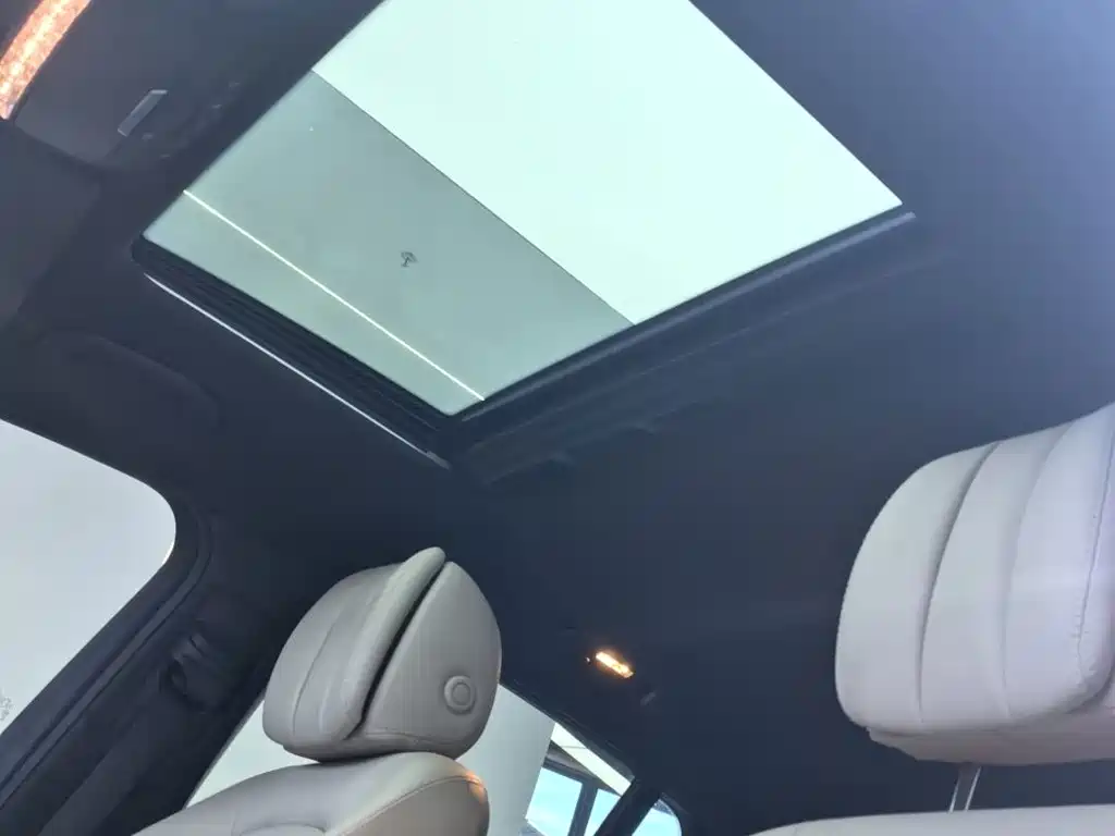 Mercedes-Benz EQC — миниатюра 9