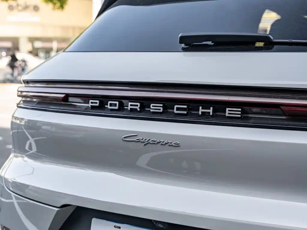Porsche Cayenne — миниатюра 8
