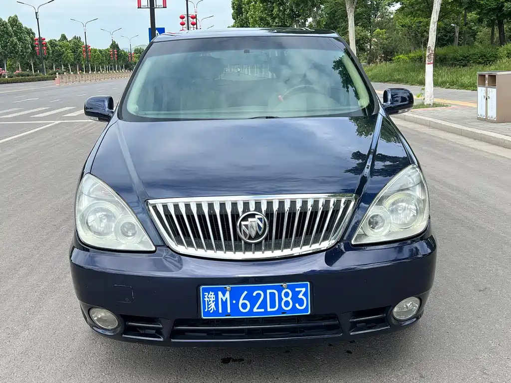 Buick GL8 — миниатюра 2