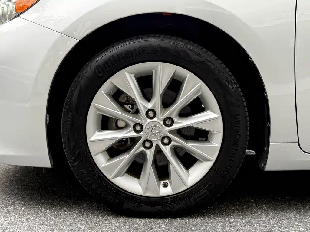 Lexus ES — миниатюра 22