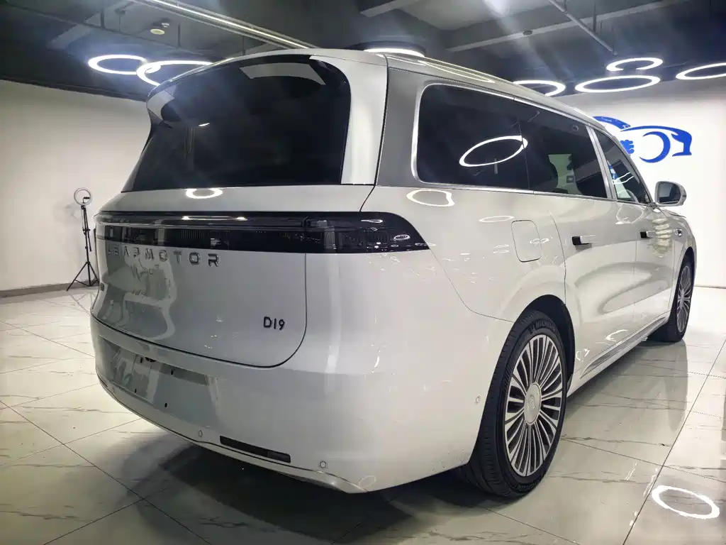 Leapmotor Leapmotor D19 — миниатюра 4