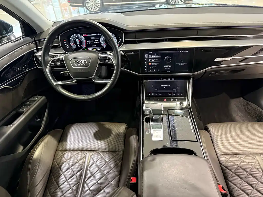 AUDI A8