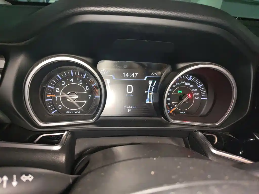Jeep Grand Commander — миниатюра 12