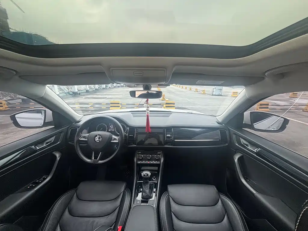Skoda Kodiaq TSI330 7 seats 2WD Luxury Premium Enjoy Edition, фото 8