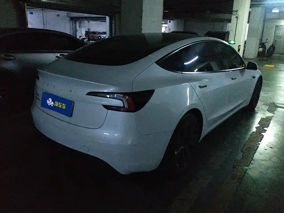 Tesla Model 3 — миниатюра 3