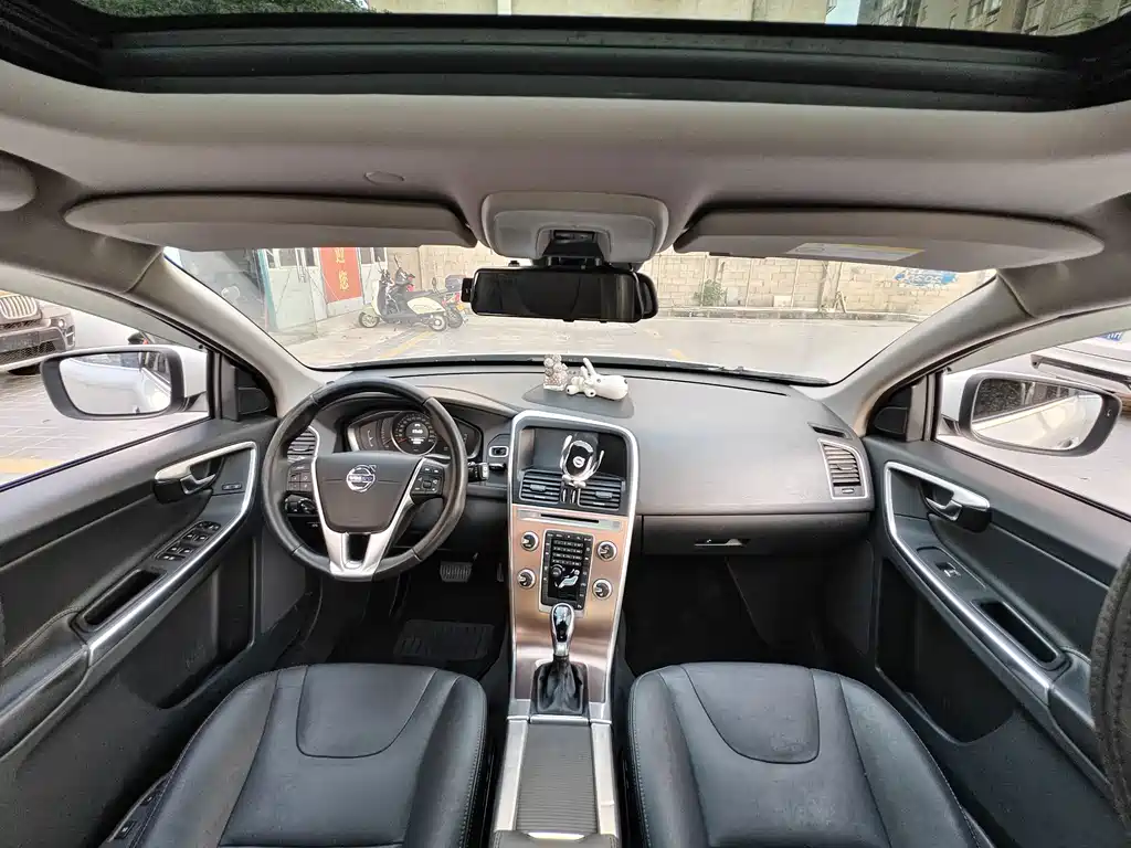 Volvo XC60 — миниатюра 6