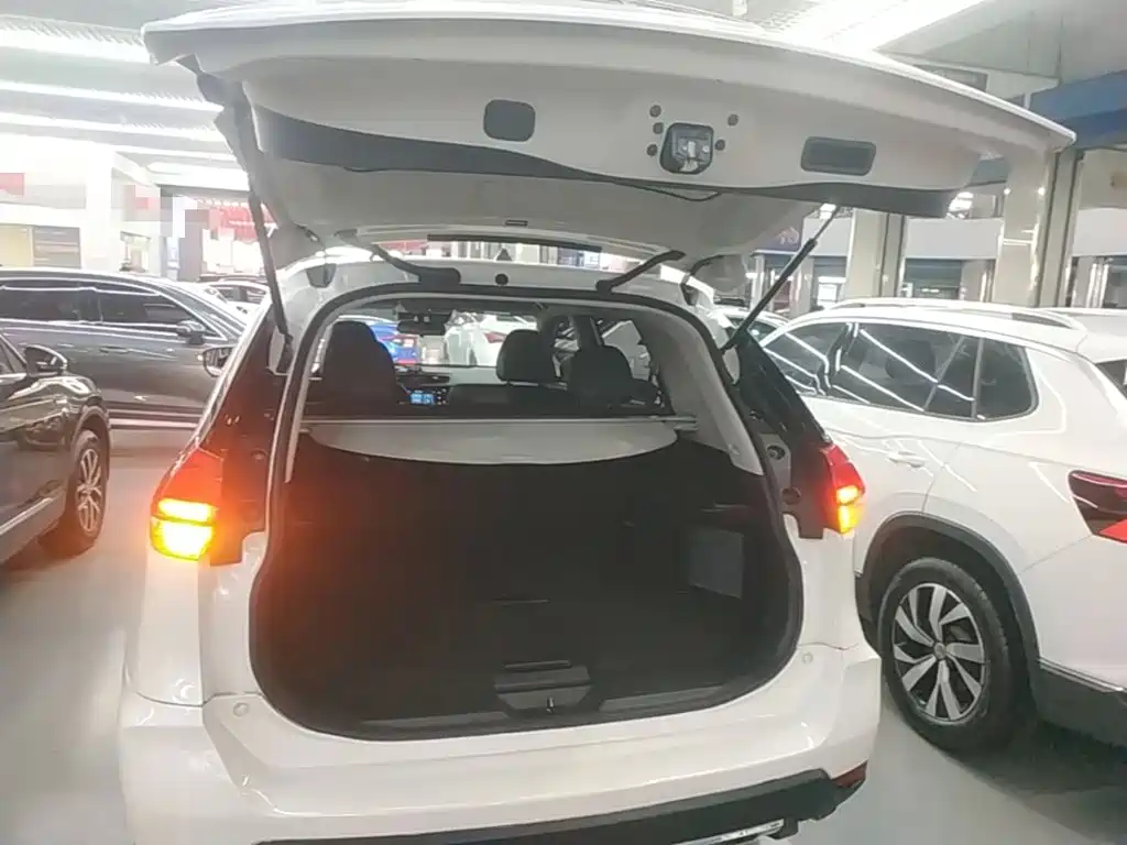 Nissan X-Trail — миниатюра 19