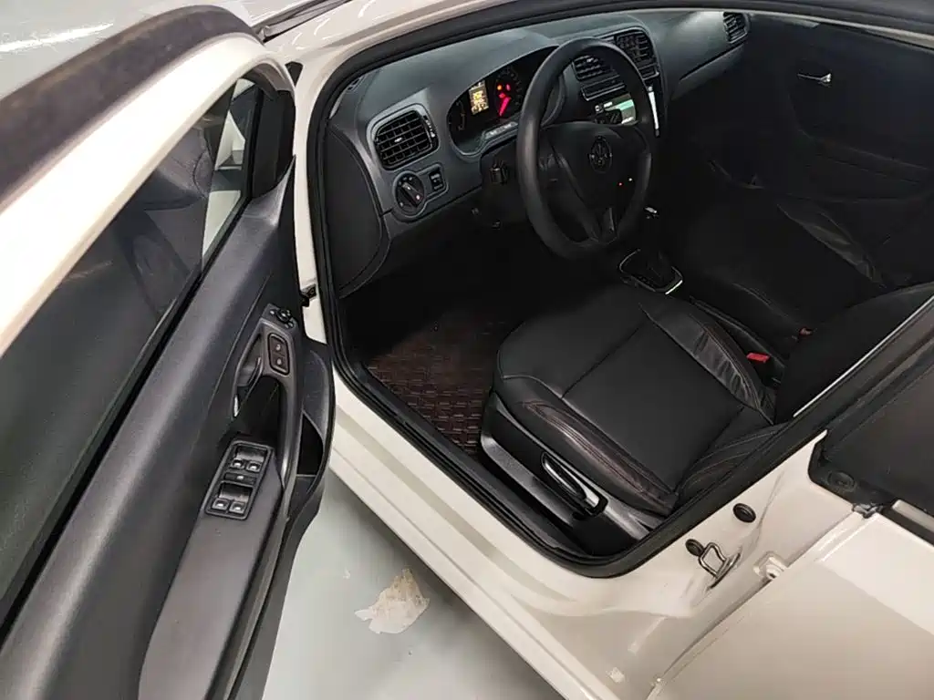 Volkswagen Polo — миниатюра 12