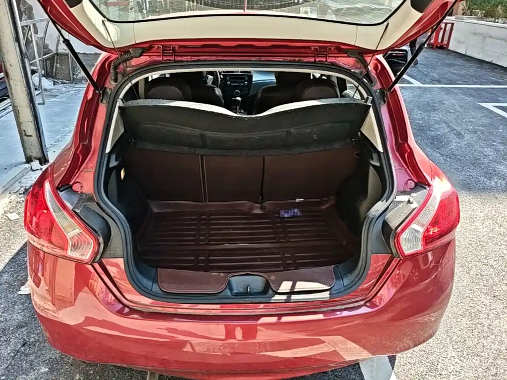 Nissan Tiida — миниатюра 19