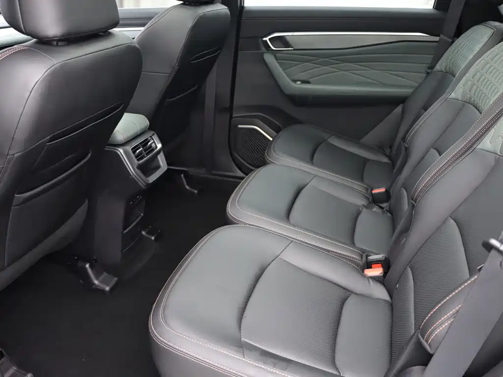 Geely Haoyue L — миниатюра 13