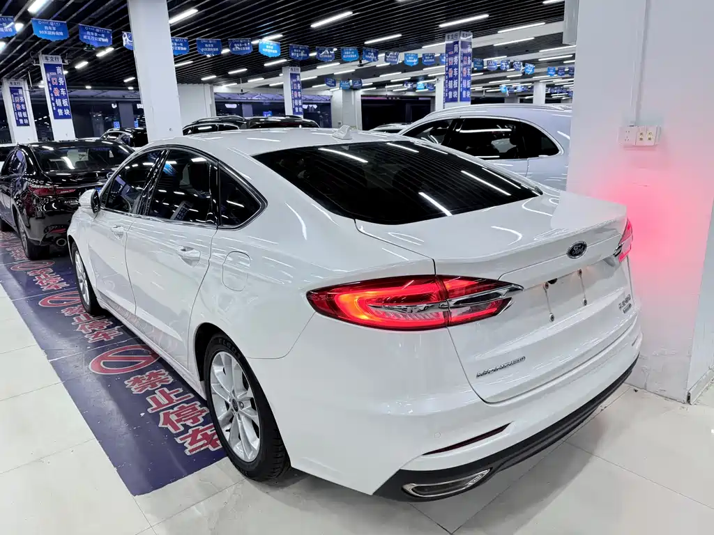 Ford Mondeo — миниатюра 9