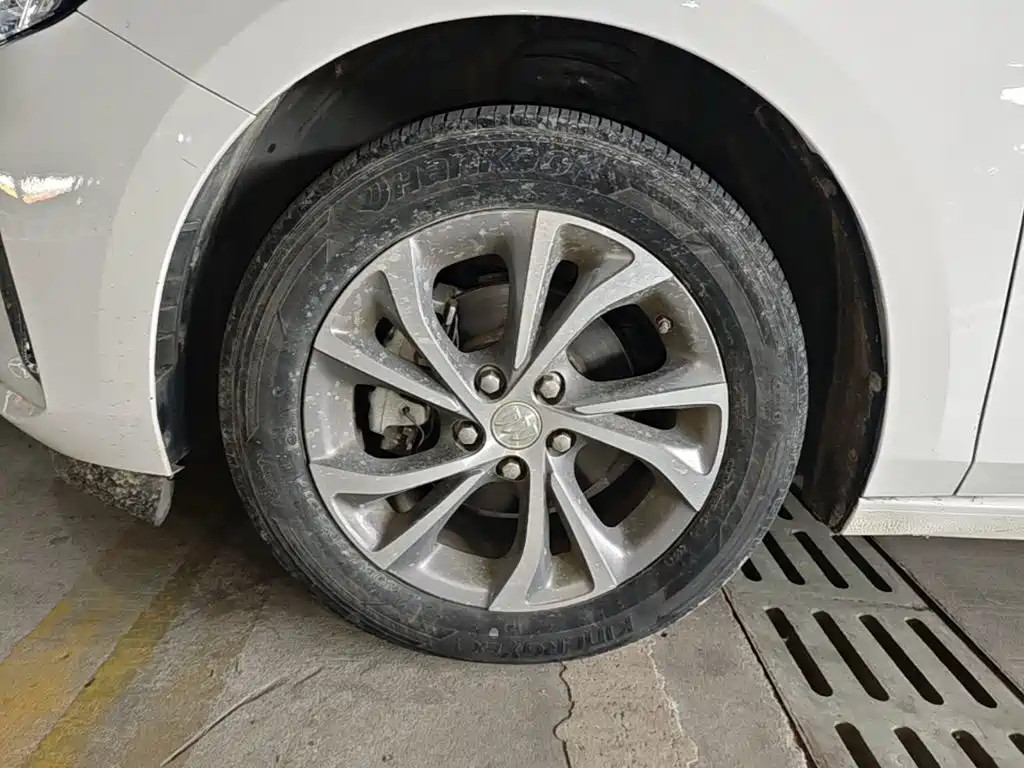 Buick Verano — миниатюра 23