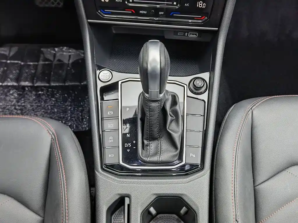 Volkswagen Lavida — миниатюра 13